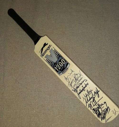 Signed Mini Cricket Bat Slazenger-Plse READ DESCRIPTION