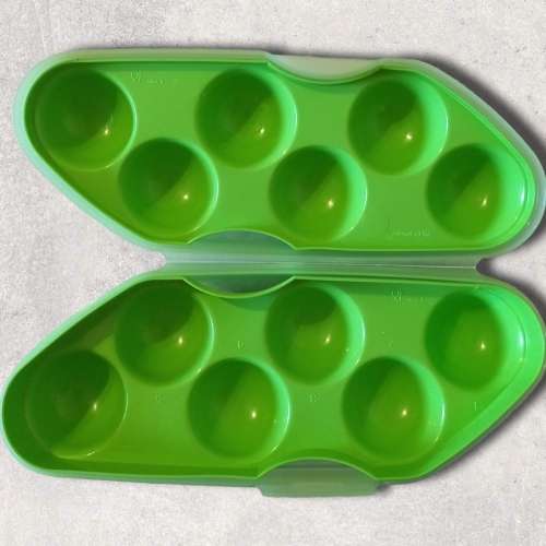 Tupperware Egg Storer/Keeper/Carrier-Rare Find-Ideal for Party or Camping