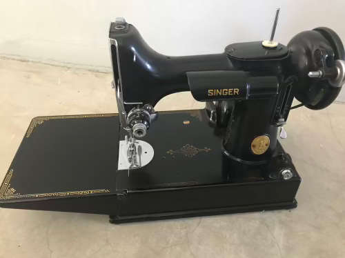 Rare Singer Featherweight 221-1 sewing machine