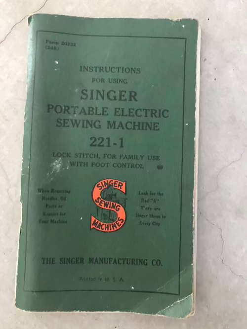 Rare Singer Featherweight 221-1 sewing machine