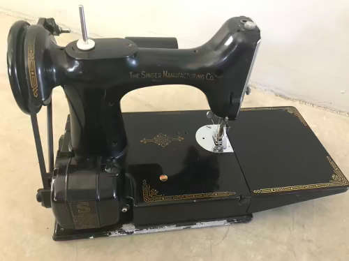 Rare Singer Featherweight 221-1 sewing machine
