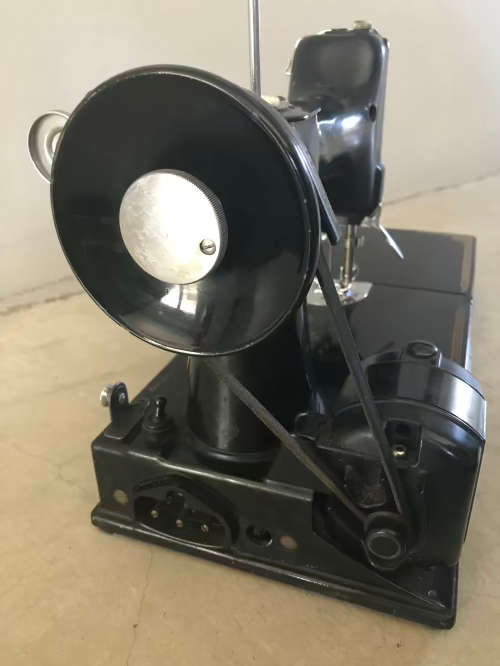 Rare Singer Featherweight 221-1 sewing machine