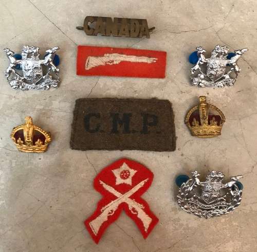 Mixed Lot of Badges-