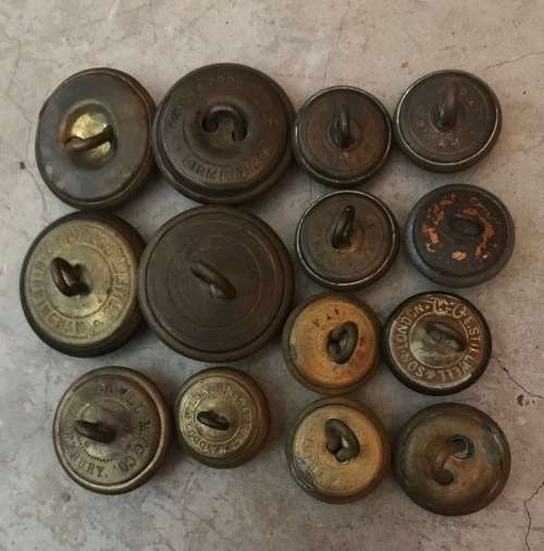 Mixed lot of Military buttons