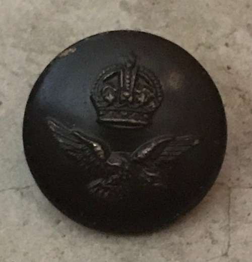 Mixed lot of Military buttons