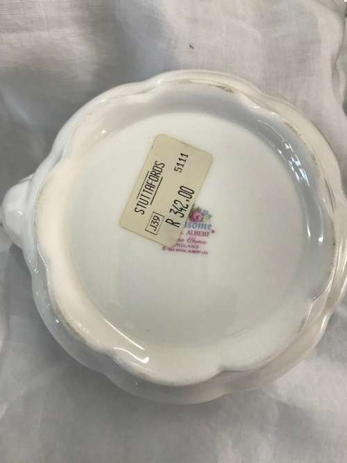 ROYAL ALBERT WINSOME TEA SET