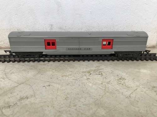Tri-ang Railways R130 Baggage Car boxed