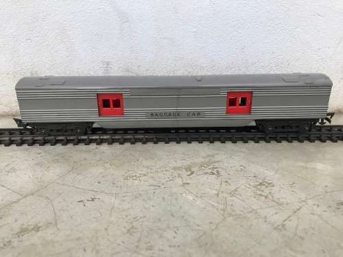 Tri-ang Railways R130 Baggage Car boxed