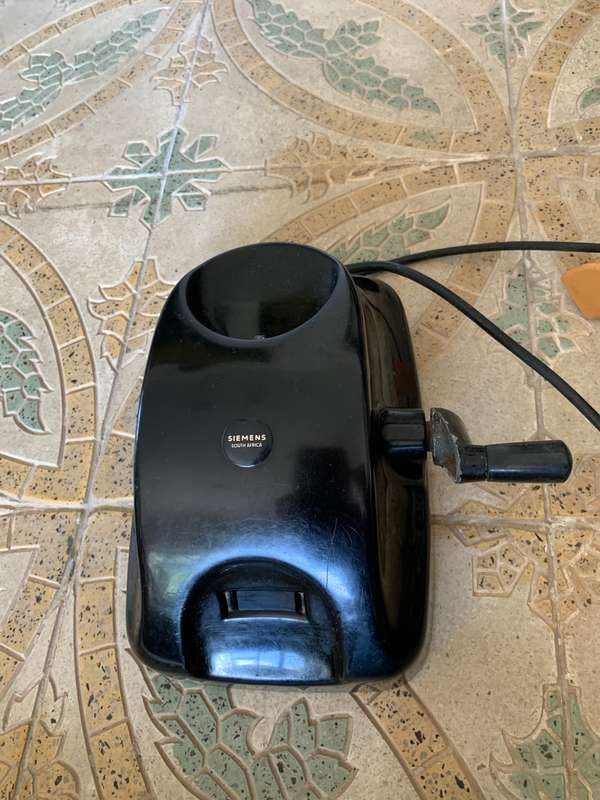 VINTAGE SIEMENS HAND CRANK TELEPHONE