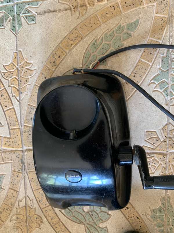 VINTAGE SIEMENS HAND CRANK TELEPHONE