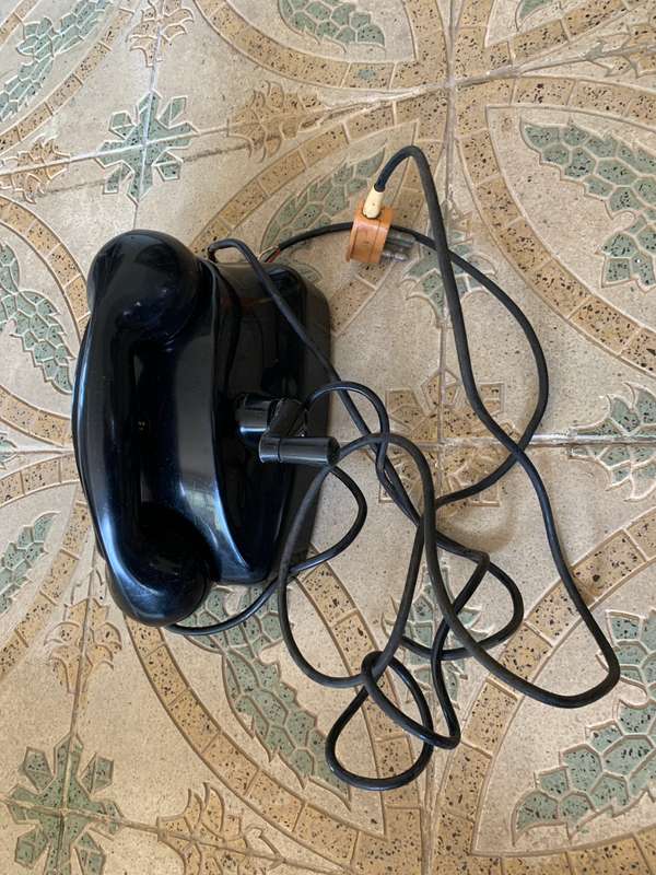 VINTAGE SIEMENS HAND CRANK TELEPHONE