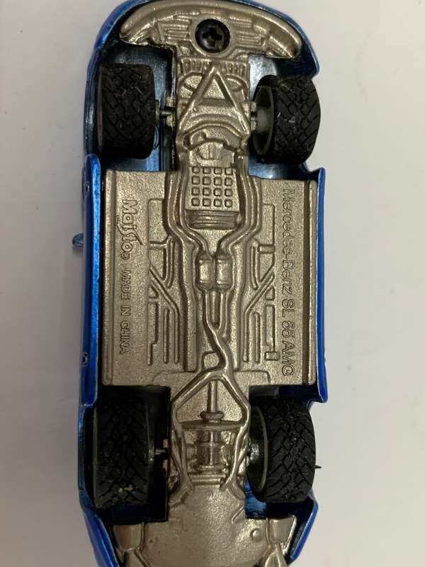 Maisto Playerz Luxury Diecast Collection 1:64 Blue Mercedes-Benz SL 55 AMG