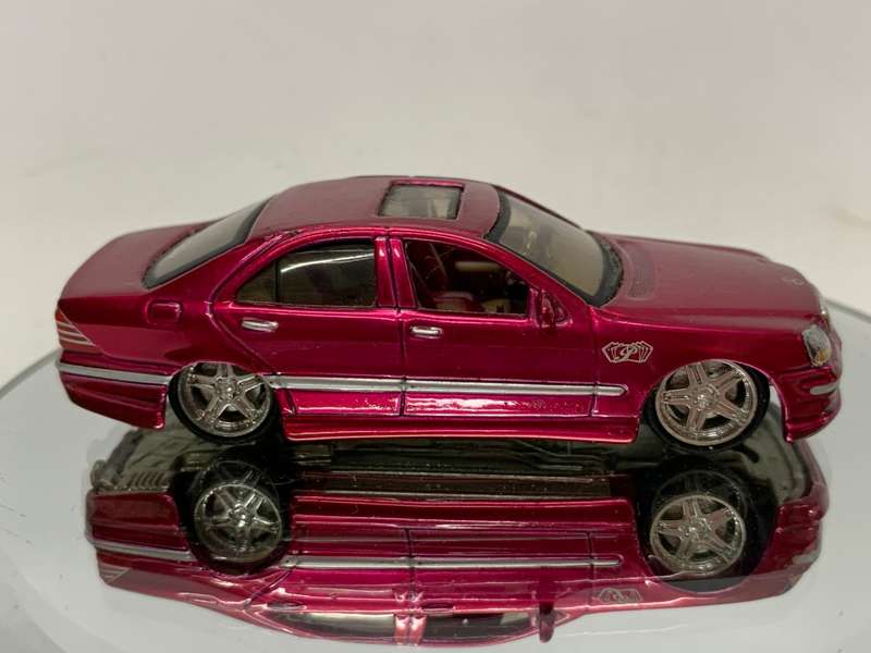 Maisto Playerz Diecast Model Car Mercedes Benz S Class 1/64 scale