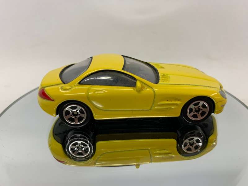 Mercedes Benz SLR McLaren yellow REALTOY 1:60 die cast car