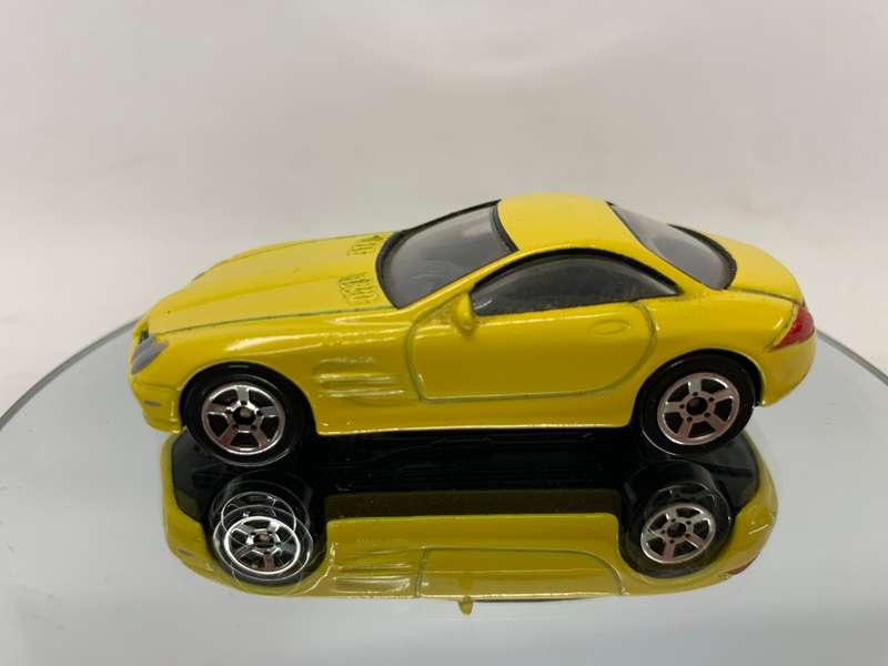 Mercedes Benz SLR McLaren yellow REALTOY 1:60 die cast car