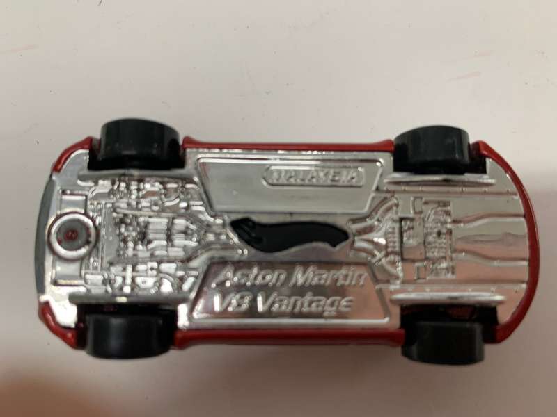 Hot Wheels Astin Martin V8 Vantage