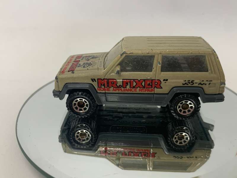 Matchbox Jeep Cherokee Mr. Fixer