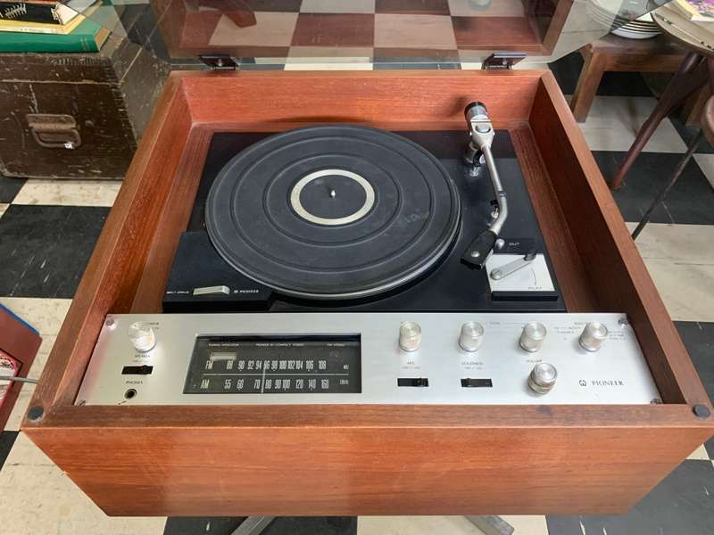 Mid Century Pioneer C-6000 Compact Turntable/Tuner