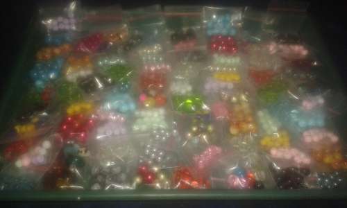 800 glassbeads..assorted(80pkts..10per pkt 6-10mm)