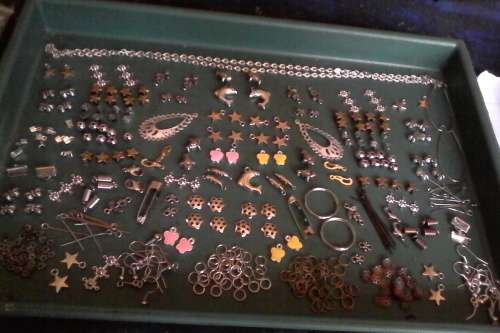 Metal mix assorted ..plus chain 80pkts for all on photo