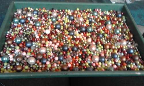 1500 mixed glassbeads 6-14mm(a few fancy beads and glass crystals included ...pearls..opaque glass)