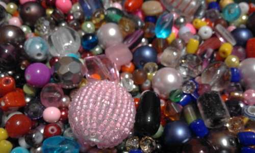 1700+Glass beads(1300 pearl&opaque)..(400+fancy beads,crystals)..pls see description