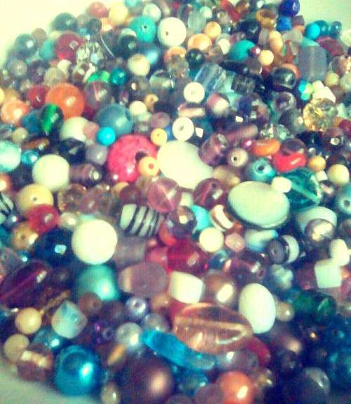 1200+Glass beads(520 pearls)..(680+fancy beads,crystals)..pls see description
