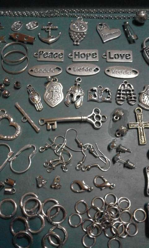 Assorted Silver metal mix...first bid r100...all on photo..great value