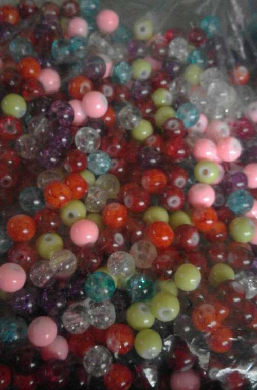 3500 glassbeads,100 metal beads,5@finding kits,satin cord,first bid r200..pls see photos