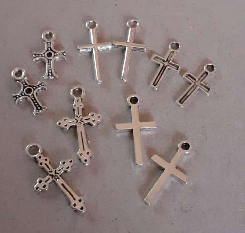 Cross charms(10)