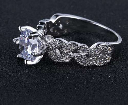 Stunning.. S925 cz engagement ring size 7