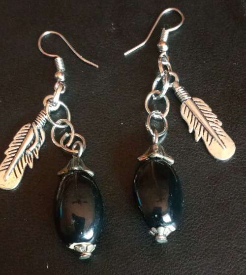 clearance sale!!: earring set..black opaque /feather
