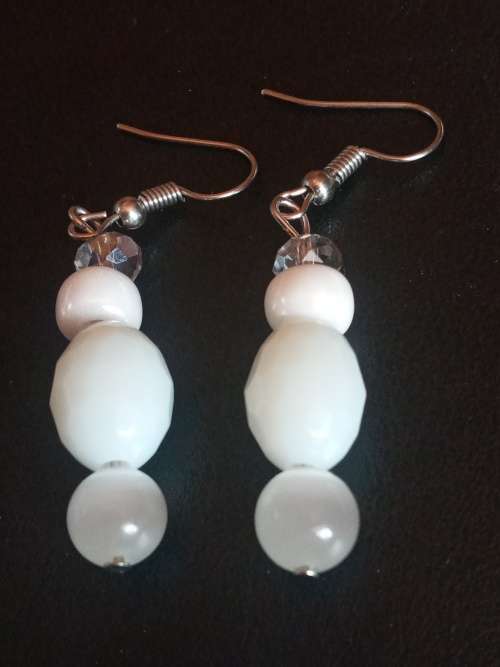 clearance sale!!: earring set..fancy glass and glass catseye