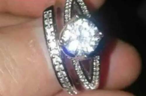 Stunning wedding set s925 size 7