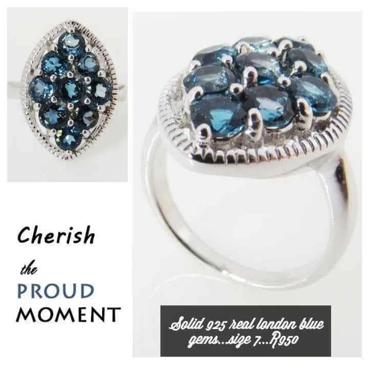 Stunning 925 ring in size 7(17mm)see photo for description..5.5g