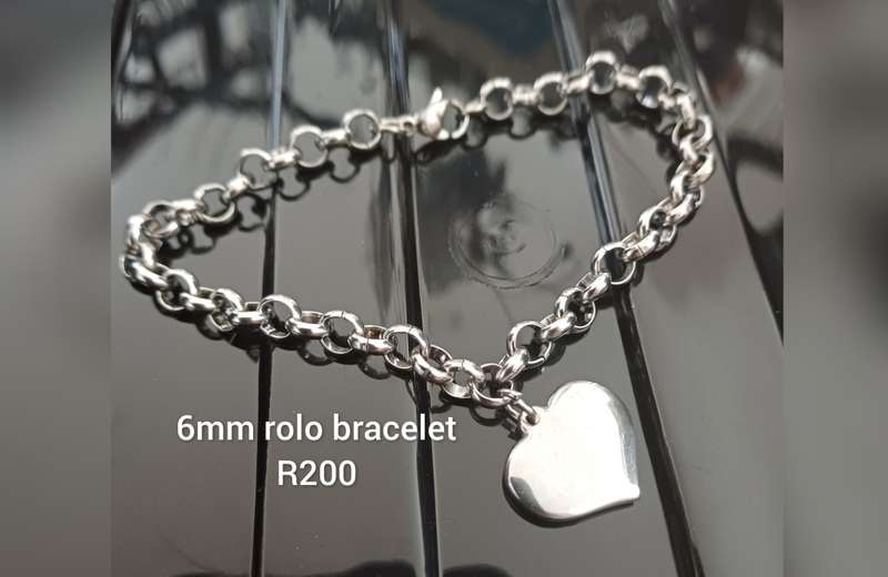6mm titanium rolo bracelet with heart