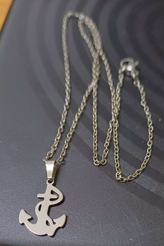 Stainless steel anchor necklace ..high quality won't fade or tarnish
