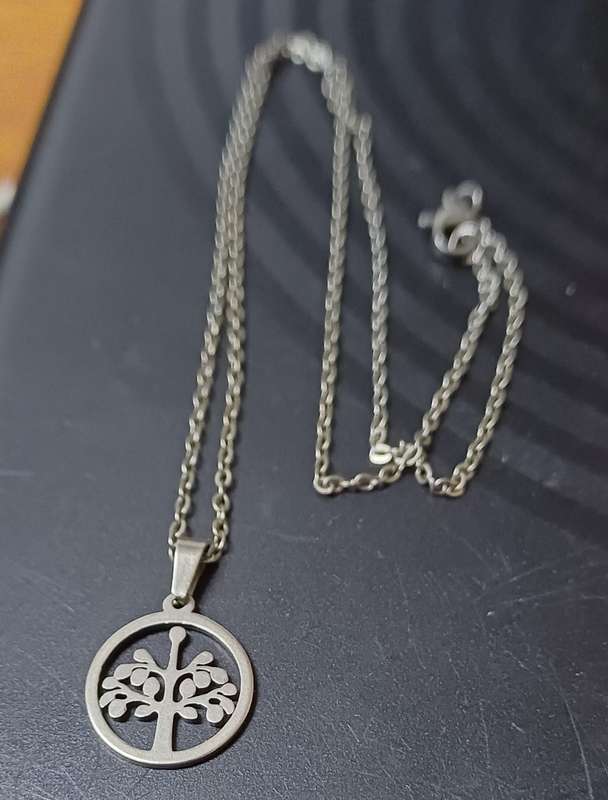 Stainless steel Tree of life necklace..high quality won't fade or tarnish