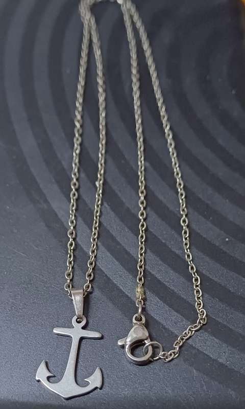 Stainless steel anchor necklace ..high quality won't fade or tarnish
