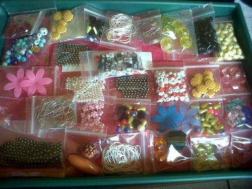 !!cords,beads,wood,flowers etc!!(Bid per pkt)