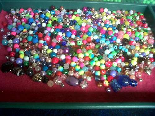 !!Great selection of Glass Beads 700 !!plus lampwork,charms and metalbeads!!