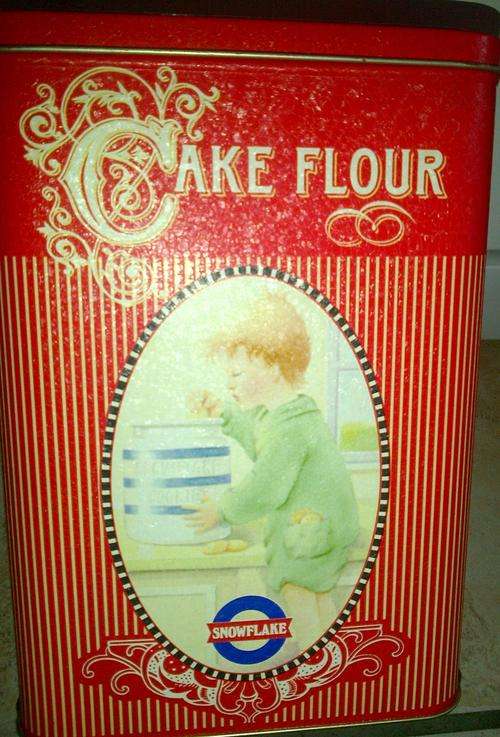 Snowflake cakeflour tin