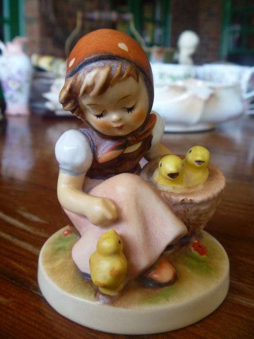 Hummel Chick Girl 57/0 - Excellent Condition