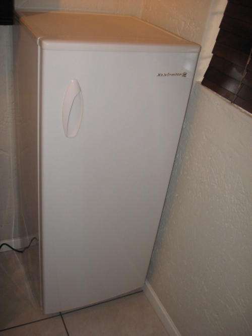 Kelvinator 240 litre one door refridgerator