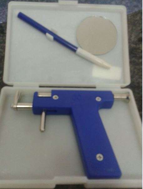 Piercing Kit in Case !!!!!!!!!!!!