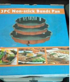3 Piece Non Stick Bundt Pan!!!!!!!!!!!!!!!!!!!!