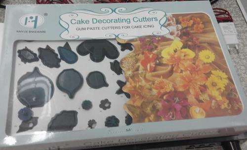 CAKE DECORATING CUTTERS!!!!!!!!!!!!!!!!!!
