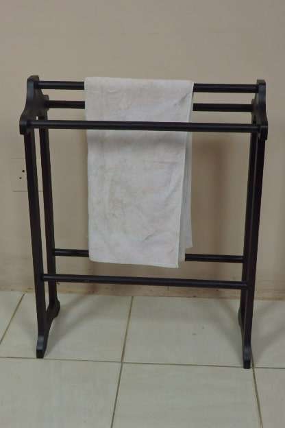 A STUNNING WOODEN "FREESTANDING" 3-RAIL TOWEL RACK IN EXCELLENT CONDITION!!!