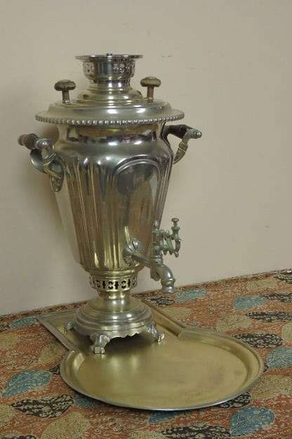 A MAGNIFICENT LARGE RUSSIAN SAMOVAR WITH EXQUISITE DETAILING & IN EXCELLENT CONDITION!!!