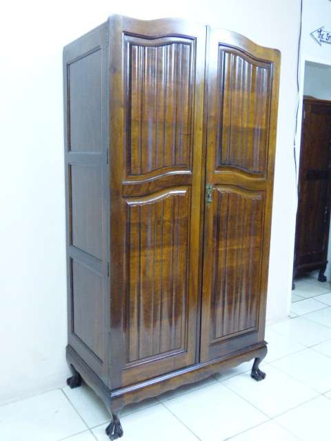 AN EXQUISITELY ELEGANT IMBUIA VINTAGE BALL & CLAW WARDROBE c/w DRAWERS & SHOE RACK! AWESOME!